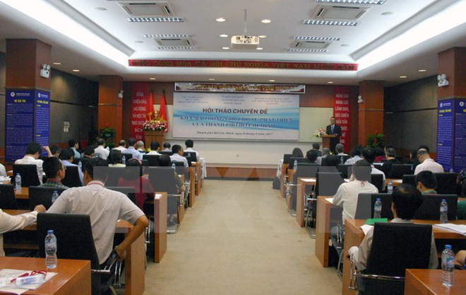 Au Sud, les Viêt kiêu réfléchissent aux énergies vertes et au big data ảnh 1 Au Sud, les Viêt kiêu réfléchissent aux énergies vertes et au big data ảnh 1