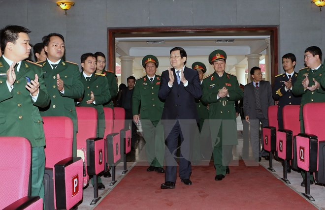 Le chef de l'Etat rend visite à l'Académie de logistique militaire ảnh 1 Le chef de l'Etat rend visite à l'Académie de logistique militaire ảnh 1