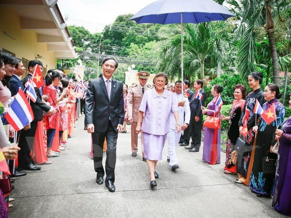 La princesse thaïlandaise en visite à l'ambassade du Vietnam ảnh 1