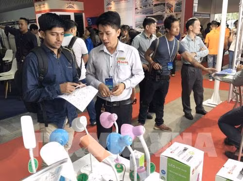 Ouverture des expositions internationales sur les technologies et l’énergie à HCM-V ảnh 1