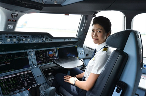 Elle est la plus jeune femme commandant de bord du Vietnam ảnh 3 Elle est la plus jeune femme commandant de bord du Vietnam ảnh 3