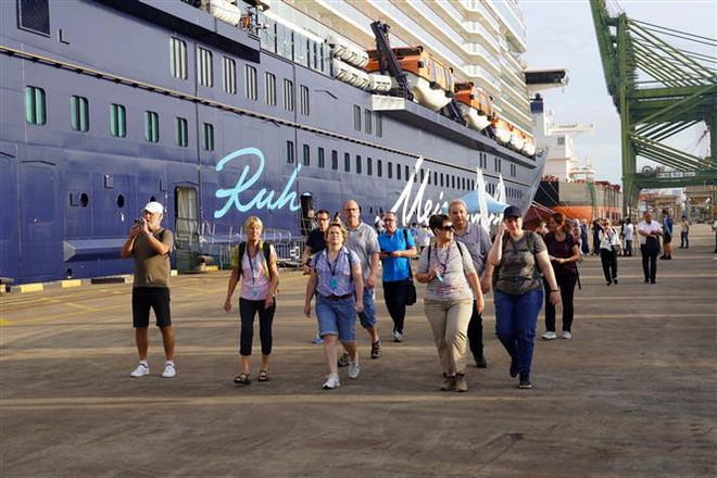 Ba Ria-Vung Tau accueille les premiers croisiéristes étrangers en 2023 ảnh 1