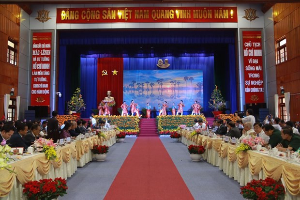 Svay Rieng et Prey Veng du Cambodge comblent Long An de vœux ảnh 1 Svay Rieng et Prey Veng du Cambodge comblent Long An de vœux ảnh 1