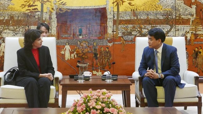 Le président du comité populaire de Hanoï reçoit l'ambassadrice de Cuba ảnh 1 Le président du comité populaire de Hanoï reçoit l'ambassadrice de Cuba ảnh 1