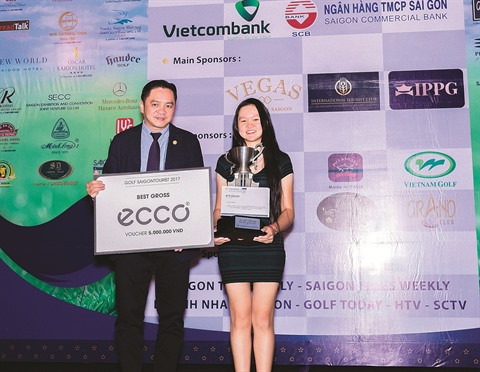 Saigontourist remet 500 bourses d’études à des élèves pauvres ảnh 1 Saigontourist remet 500 bourses d’études à des élèves pauvres ảnh 1