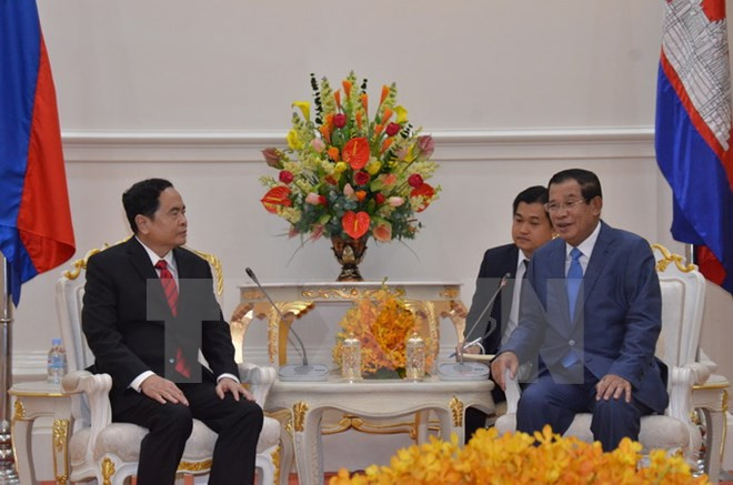 Les dirigeants cambodgiens reçoivent le président du Front de la Patrie du Vietnam ảnh 1 Les dirigeants cambodgiens reçoivent le président du Front de la Patrie du Vietnam ảnh 1