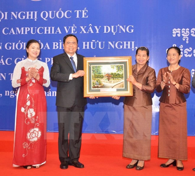 Le Vietnam et le Cambodge s’engagent à contruire une frontière de paix ảnh 1 Le Vietnam et le Cambodge s’engagent à contruire une frontière de paix ảnh 1