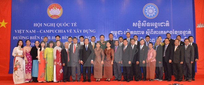 Le Vietnam et le Cambodge s’engagent à contruire une frontière de paix ảnh 2 Le Vietnam et le Cambodge s’engagent à contruire une frontière de paix ảnh 2