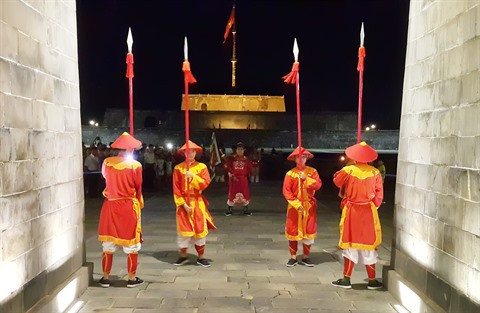 L’ancienne Cité impériale de Huê revêt ses habits de lumière ảnh 2 L’ancienne Cité impériale de Huê revêt ses habits de lumière ảnh 2