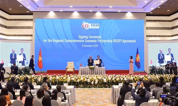 ASEAN 2020 : Des experts régionaux saluent la signature du RCEP ảnh 1