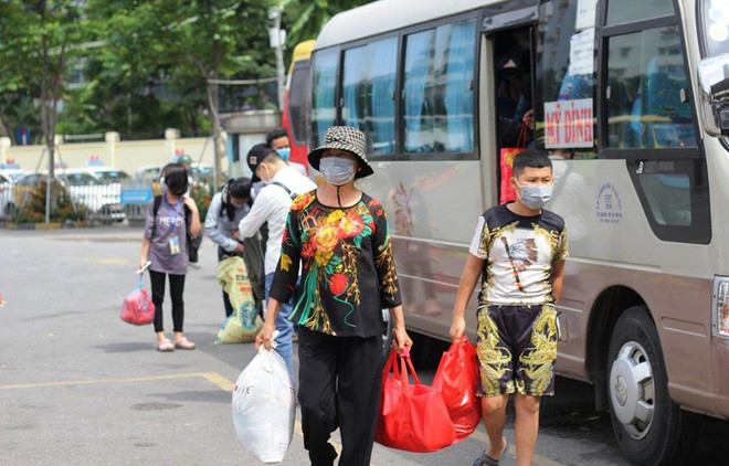 COVID-19 : les règlementations pour les passagers transportés par l’avion et le train ảnh 1