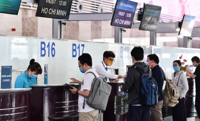 COVID-19 : les règlementations pour les passagers transportés par l’avion et le train ảnh 2