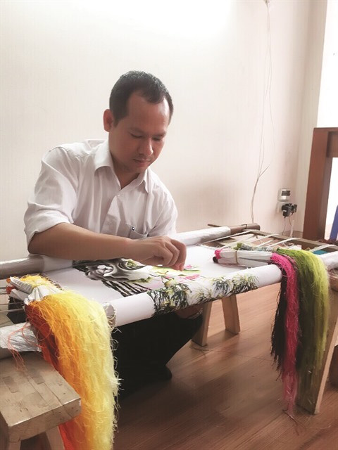 Un maître de la peinture à l’aiguille ảnh 1 Un maître de la peinture à l’aiguille ảnh 1