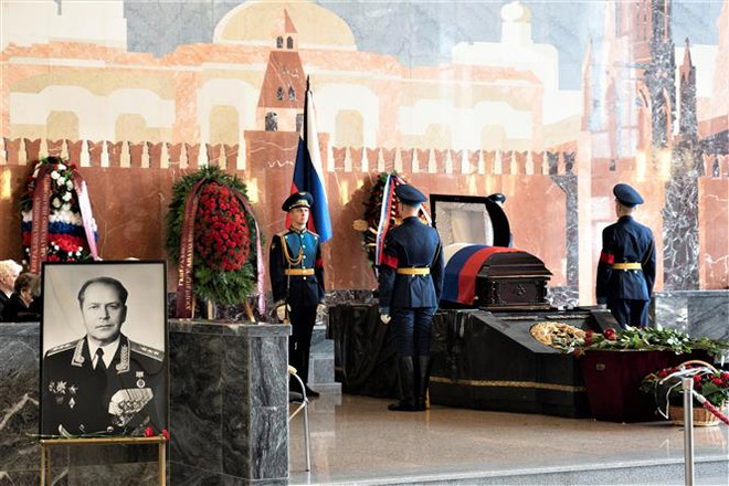 Le Vietnam rend un vibrant hommage à ses deux amis russes ảnh 2 Le Vietnam rend un vibrant hommage à ses deux amis russes ảnh 2