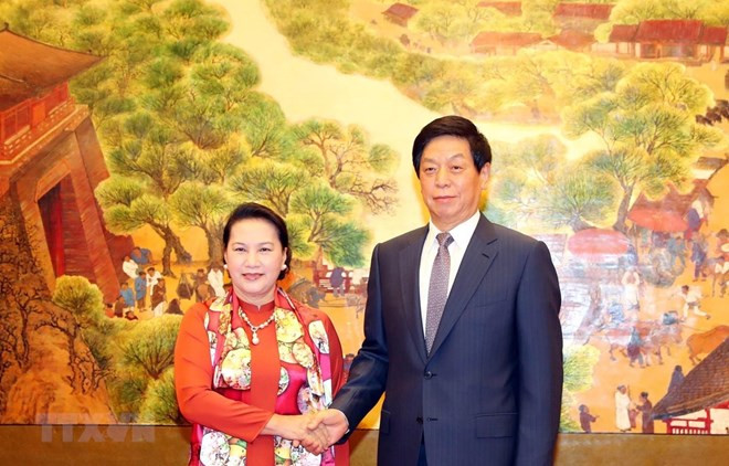 La présidente de l’AN du Vietnam s’entretient avec son homologue chinois ảnh 1 La présidente de l’AN du Vietnam s’entretient avec son homologue chinois ảnh 1