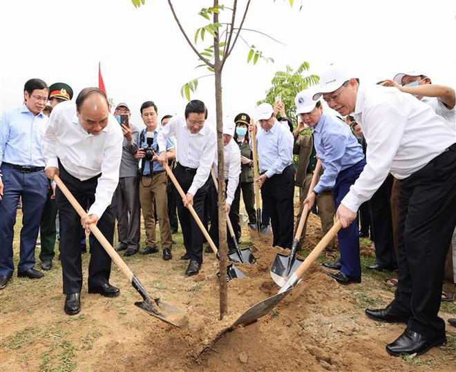 Le Premier ministre Nguyen Xuan Phuc en tournée à Nghe An ảnh 2 Le Premier ministre Nguyen Xuan Phuc en tournée à Nghe An ảnh 2