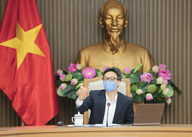 Efforts constants déployés pour assurer la sécurité de la vaccination anti-COVID-19 ảnh 1