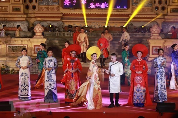 Ao Dai - Patrimoine culturel vietnamien ảnh 1 Ao Dai - Patrimoine culturel vietnamien ảnh 1