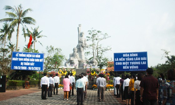 Quang Ngai commémore les victimes du massacre de Son My ảnh 1 Quang Ngai commémore les victimes du massacre de Son My ảnh 1