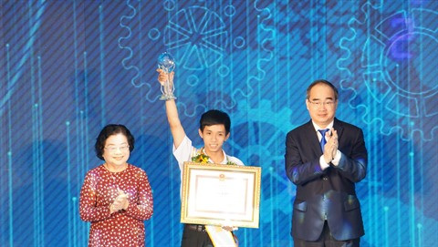 Neuf jeunes citoyens exemplaires de Hô Chi Minh-Ville à l’honneur ảnh 2