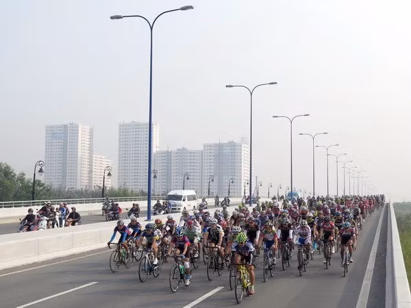 Neuf équipes étrangères à la course cycliste de Binh Duong ảnh 1