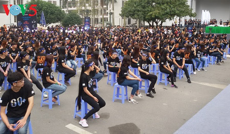 «Heure de la Terre 2017» au Vietnam ảnh 1 «Heure de la Terre 2017» au Vietnam ảnh 1