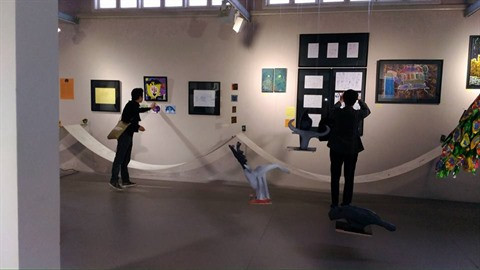 Peinture : une soixantaine d’œuvres d’artistes autistes exposées à Hanoï ảnh 1 Peinture : une soixantaine d’œuvres d’artistes autistes exposées à Hanoï ảnh 1