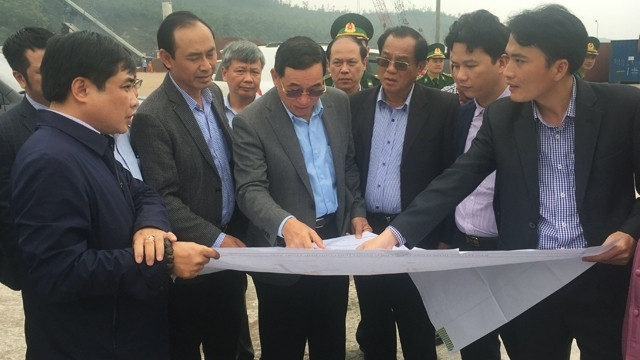 Faciliter le transit des marchandises du Laos via les ports vietnamiens ảnh 1 Faciliter le transit des marchandises du Laos via les ports vietnamiens ảnh 1