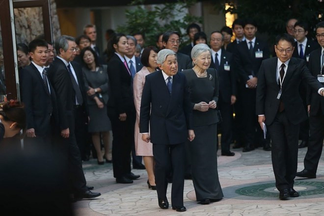 L'empereur japonais et son épouse rencontrent des volontaires de la JICA au Vietnam ảnh 1 L'empereur japonais et son épouse rencontrent des volontaires de la JICA au Vietnam ảnh 1
