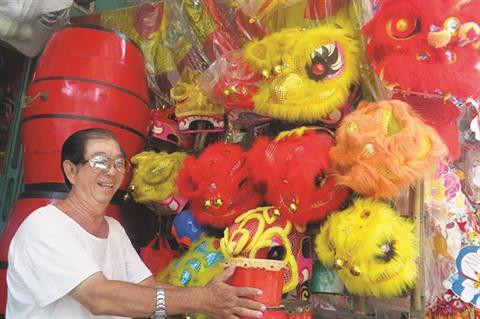 Fête de la mi-automne: vitalité des jouets traditionnels ảnh 1 Fête de la mi-automne: vitalité des jouets traditionnels ảnh 1