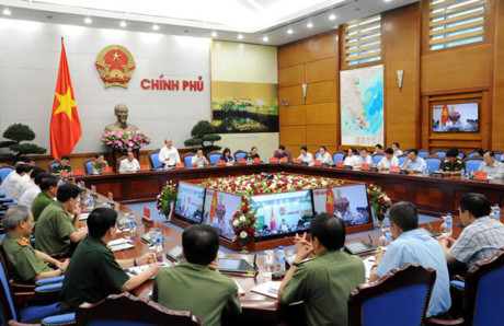 Le chef du gouvernement souligne l’importance de l’assurance de la sécurité et de l’ordre public ảnh 1