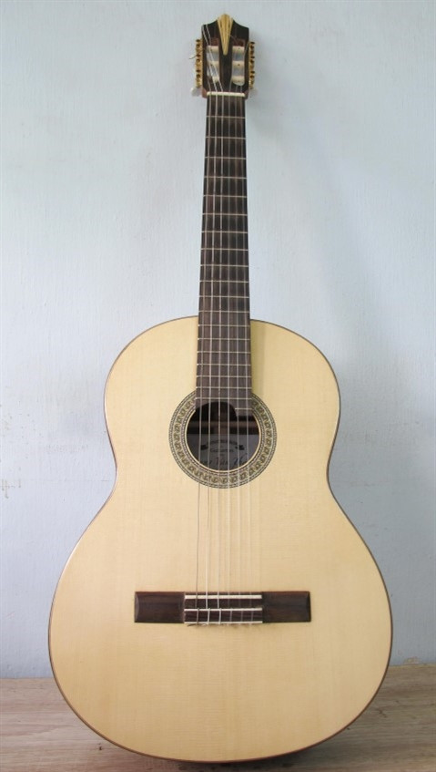 Giang Van Thân, un luthier de renommée internationale ảnh 2 Giang Van Thân, un luthier de renommée internationale ảnh 2