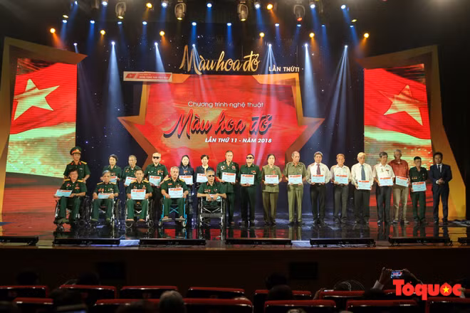 Un programme artistique en l'honneur des morts pour la Patrie ảnh 2