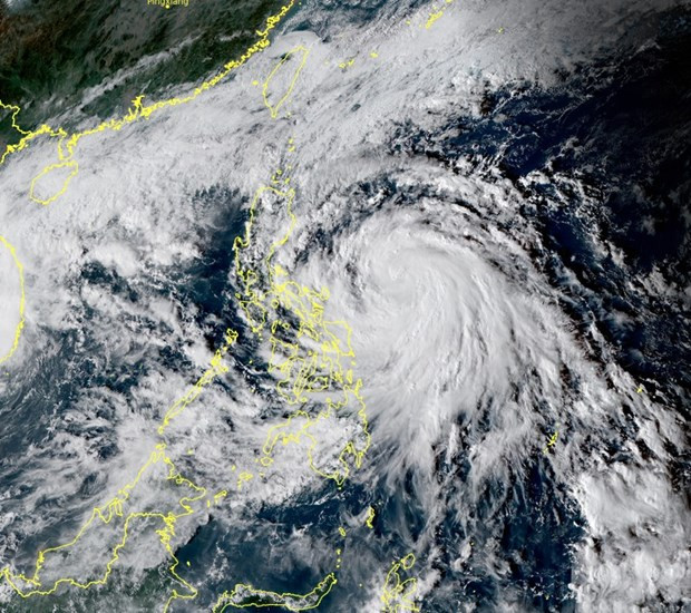 La tempête Vamco entre en Mer Orientale, des pluies prévues au Centre ảnh 1