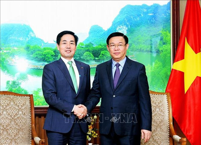 Le vice-PM Vuong Dinh Hue exprime son soutien à l'expansion du groupe Lotte ảnh 1 Le vice-PM Vuong Dinh Hue exprime son soutien à l'expansion du groupe Lotte ảnh 1