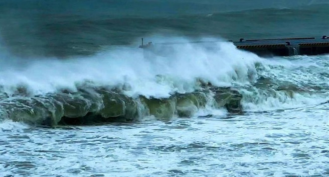 Le typhon Rai s'affaiblit progressivement ảnh 2