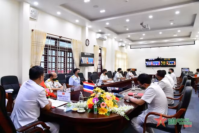 Vietnam-Thaïlande : renforcement de la coopération entre les forces navales ảnh 1