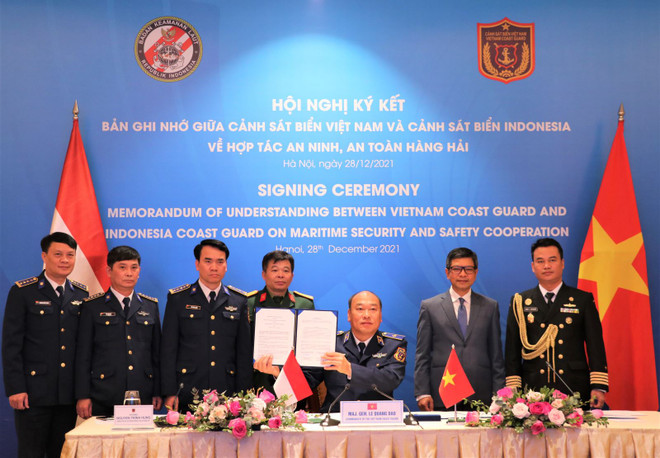 Les garde-côtes vietnamien et indonésien coopèrent en matière de sécurité et de sûreté maritimes ảnh 1 Les garde-côtes vietnamien et indonésien coopèrent en matière de sécurité et de sûreté maritimes ảnh 1
