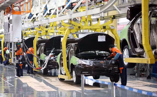 Vietnam et Russie devront bientôt signer un protocole de coopération sur l’automobile ảnh 1