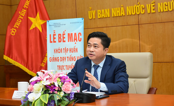 Fin de la formation en langue vietnamienne pour les enseignants vietnamiens à l'étranger ảnh 1 Fin de la formation en langue vietnamienne pour les enseignants vietnamiens à l'étranger ảnh 1