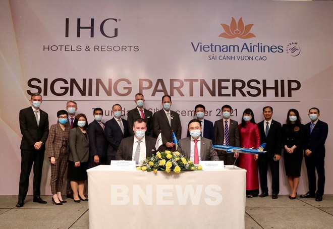 Vietnam Airlines signe un accord de coopération avec le groupe IHG Hotels & Resorts ảnh 1 Vietnam Airlines signe un accord de coopération avec le groupe IHG Hotels & Resorts ảnh 1
