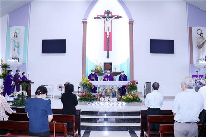 Les catholiques de Ho Chi Minh-Ville commémorent les victimes du COVID-19 ảnh 1 Les catholiques de Ho Chi Minh-Ville commémorent les victimes du COVID-19 ảnh 1