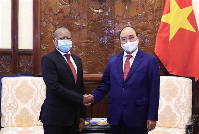 Le président Nguyen Xuan Phuc reçoit l'ambassadeur d'Afrique du Sud ảnh 1 Le président Nguyen Xuan Phuc reçoit l'ambassadeur d'Afrique du Sud ảnh 1