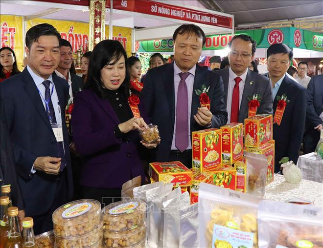 Ouverture de la foire sur l’industrie auxiliaire et de produits OCOP du delta du fleuve Rouge ảnh 1 Ouverture de la foire sur l’industrie auxiliaire et de produits OCOP du delta du fleuve Rouge ảnh 1