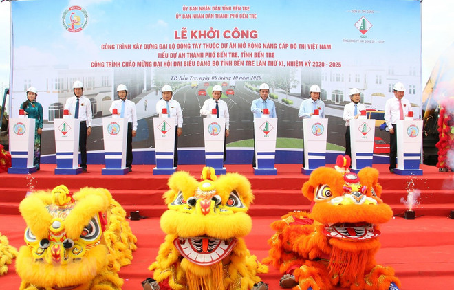 Trois districts et villes de Ben Tre et de Long An satisfont aux normes de la Nouvelle ruralité ảnh 1