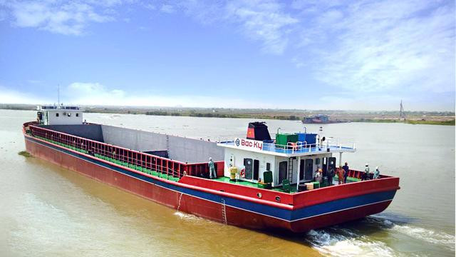 Les frais pour le transport fluvial Vietnam-Cambodge réduits de plus de 10 fois ảnh 1 Les frais pour le transport fluvial Vietnam-Cambodge réduits de plus de 10 fois ảnh 1