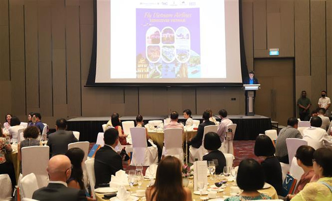 Vietnam Airlines lance le programme « Rediscover Vietnam» à Singapour ảnh 2 Vietnam Airlines lance le programme « Rediscover Vietnam» à Singapour ảnh 2