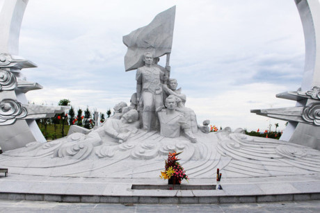 Aux héros morts pour la Patrie, le pays reconnaissant ảnh 3 Aux héros morts pour la Patrie, le pays reconnaissant ảnh 3