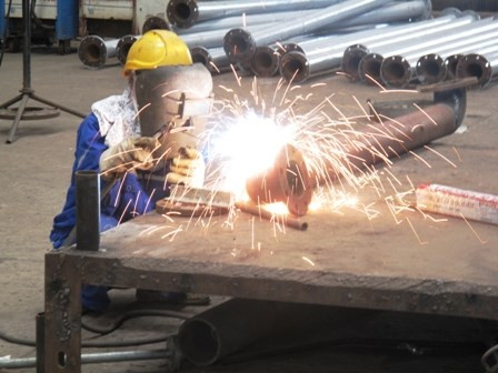 Un chantier naval roumain va recruter 300 travailleurs vietnamiens ảnh 1