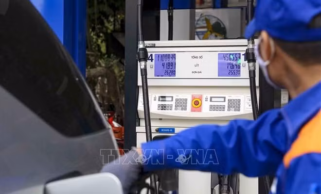 Hausse des prix des carburants ảnh 1